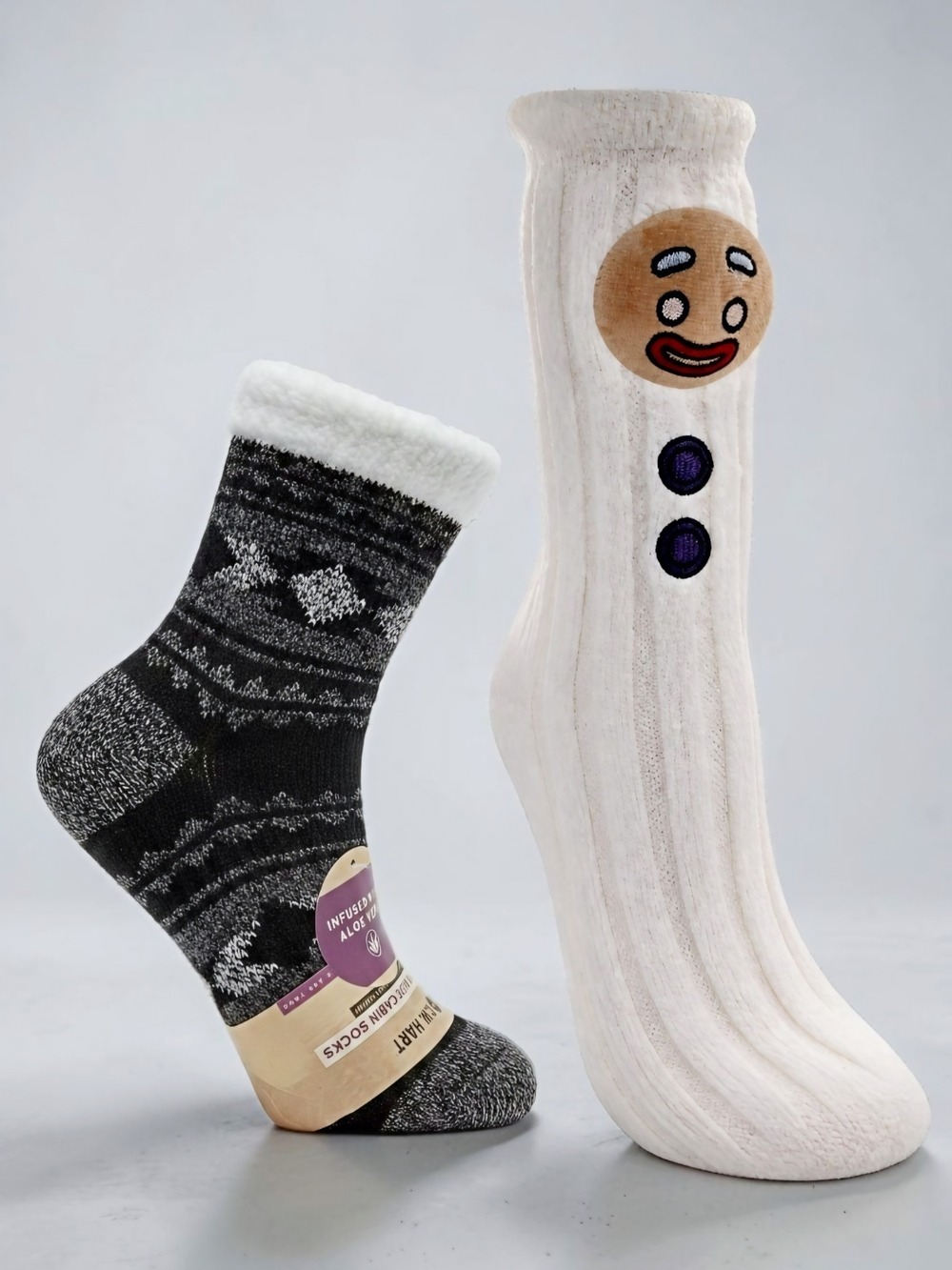 CW Hart Aloe Cabin Socks & Gingerbread Man Gingy #SOK7